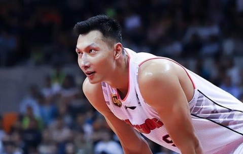 九游网页版 -关于广东宏远训练开放日，窗口期官宣签约引欢呼，德甲在即，医务组通报恢复的信息