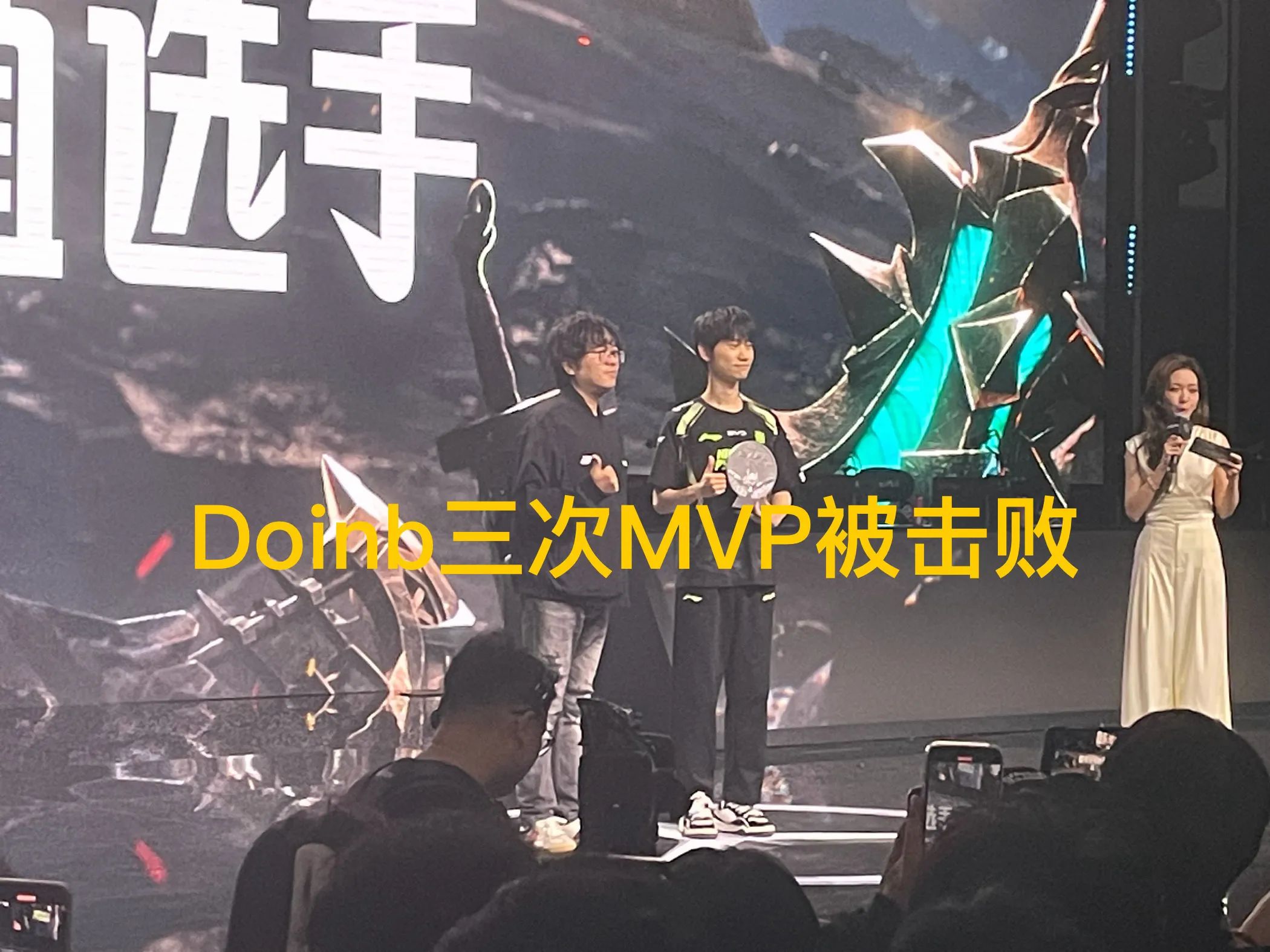 包含JackeyLove连续五场比赛得分超过险胜，FPX不断突破！的词条