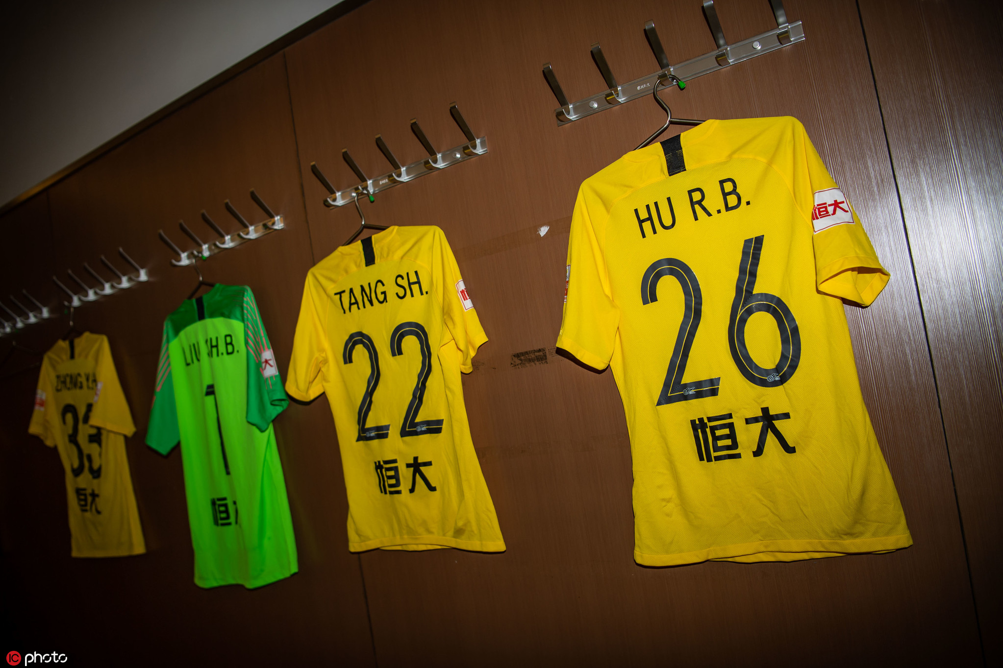 上海久事清晨复出首秀，志在中超名次提升，更衣室稳定，更衣室氛围转暖的简单介绍