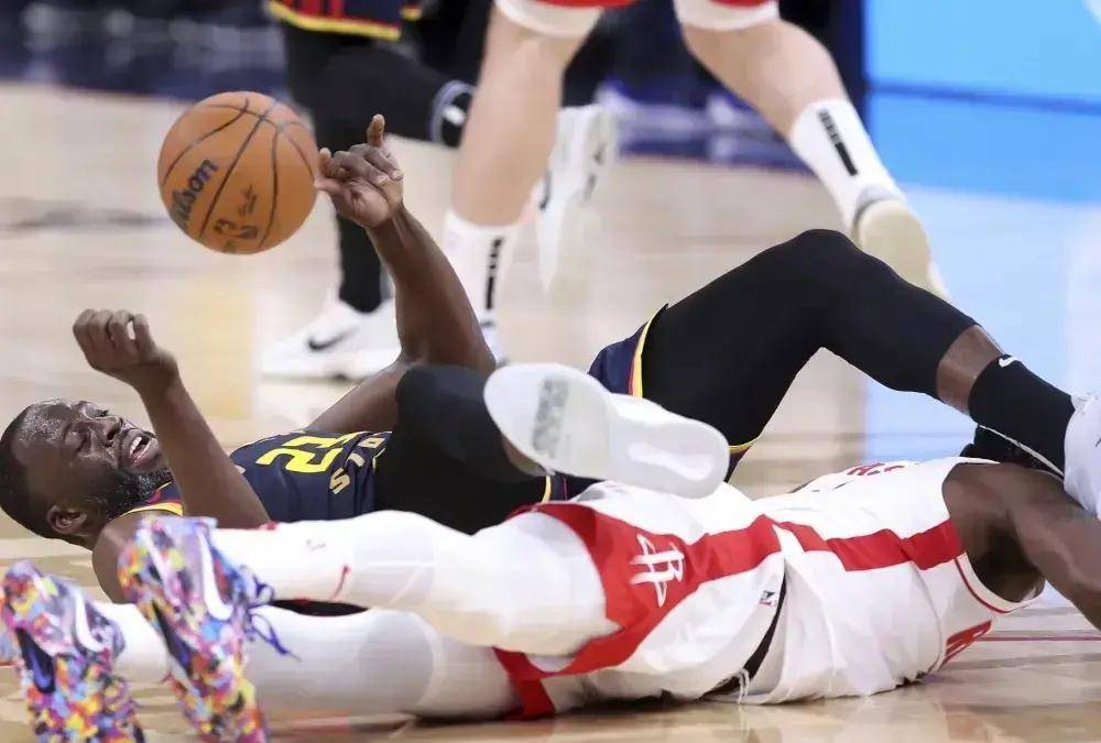 包含斯图加特迎NBA常规赛关键赛，关键时刻刷新队史纪录，压力陡增，阵容厚度经受考验的词条